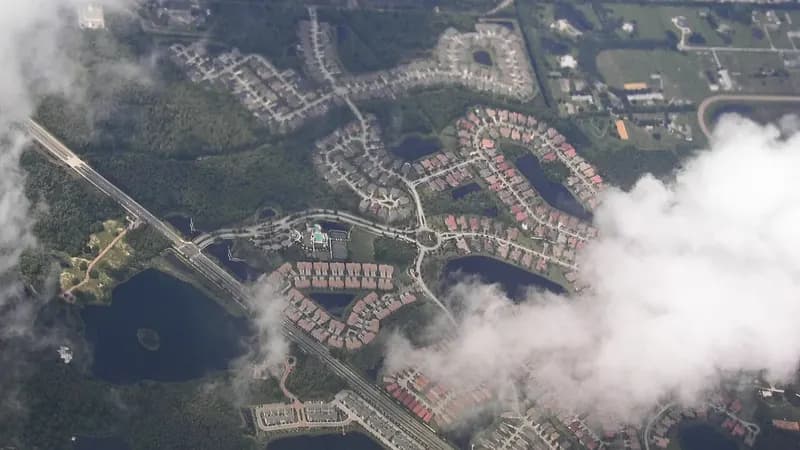 Westchase, Florida — neighborhood and community scene